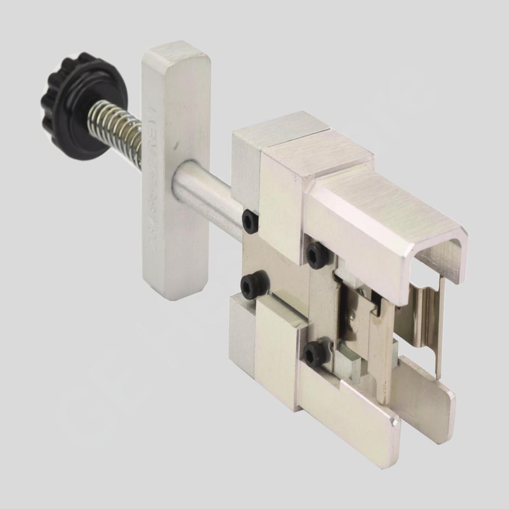 Interposer Extraction Tool Interposer Extraction Tool